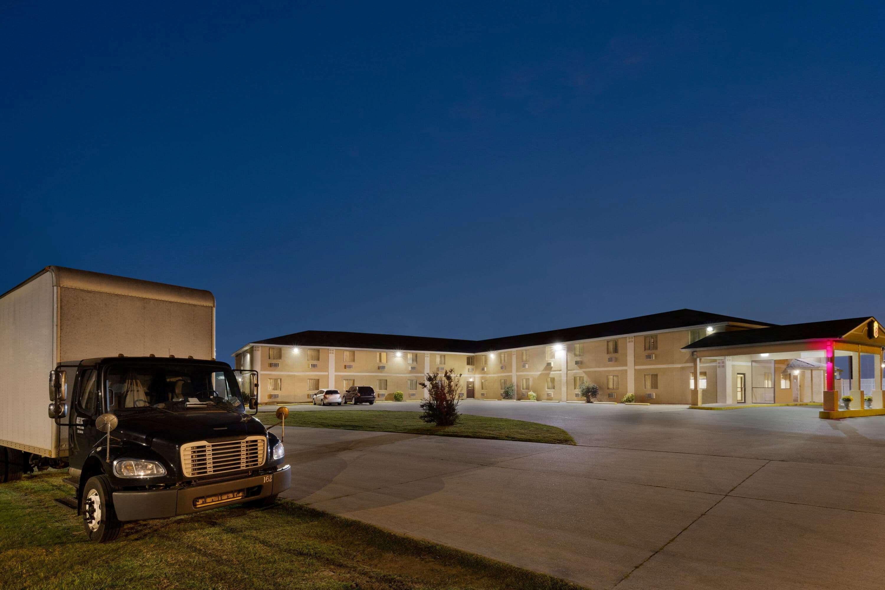 Super 8 By Wyndham Sikeston/Miner Area Hotel Exterior foto