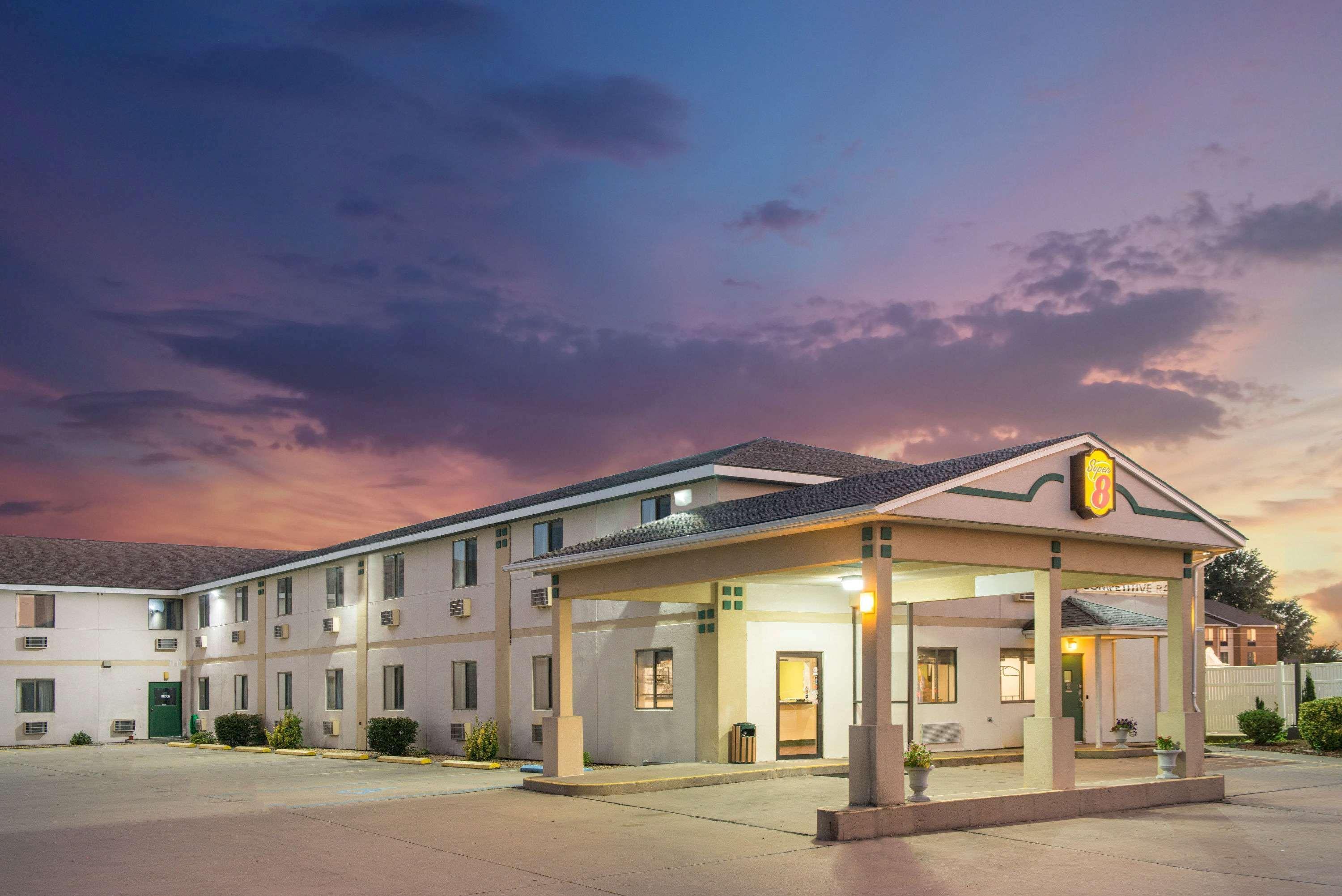 Super 8 By Wyndham Sikeston/Miner Area Hotel Exterior foto